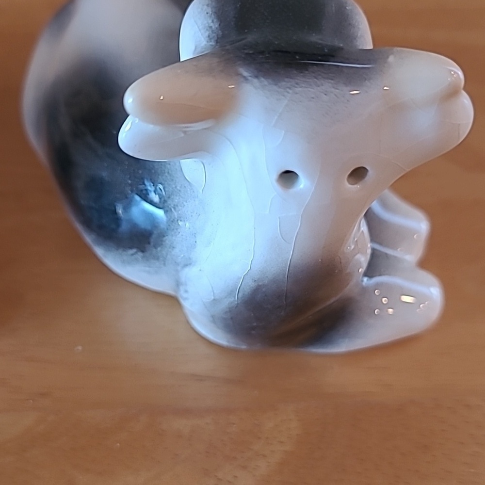 VINTAGE Handcrafted Ceramic Cow Salt and Pepper Shakers - Picture 12 of 14